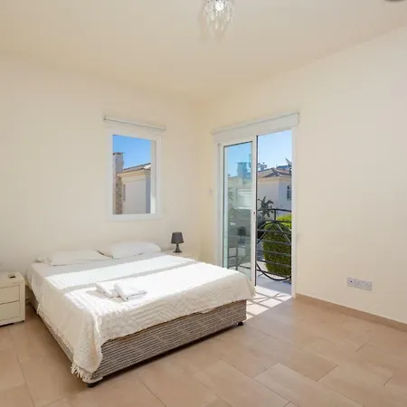 Anassa * Protaras